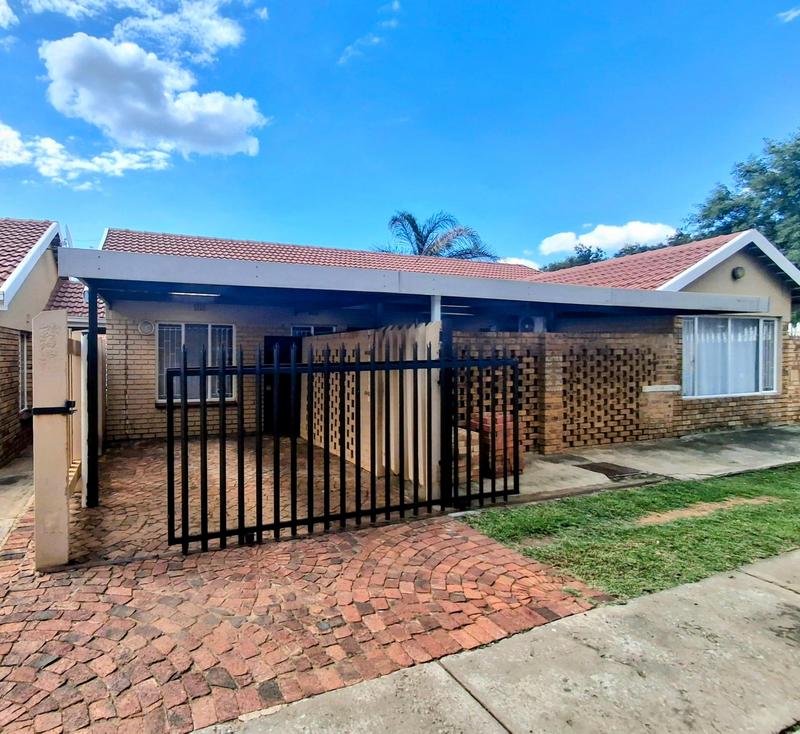 3 Bedroom Property for Sale in Flamwood North West